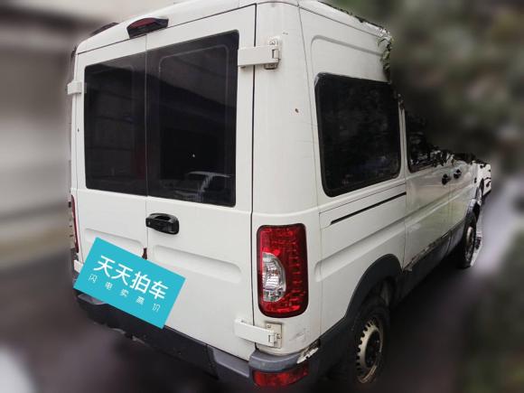 [杭州·浙A] 二手依维柯依维柯褒迪2017款 2.5T经典A32客车中顶6-7座47Z5