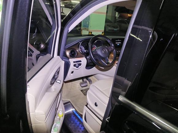 [深圳·粤B] 二手奔驰奔驰V级2020款 V 260 尊贵版