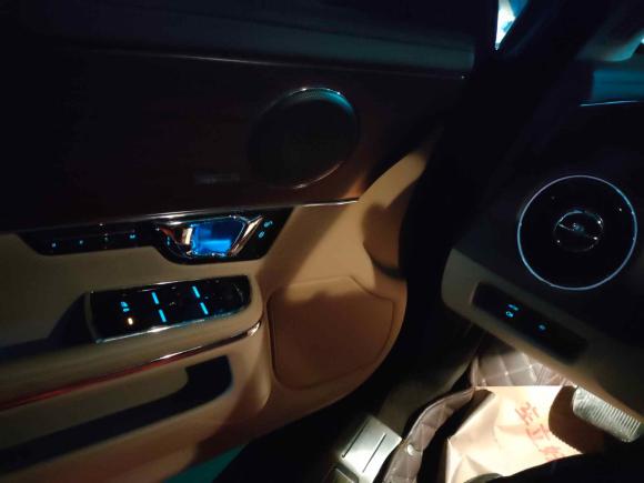 [成都·川A] 二手捷豹捷豹XJ2015款 XJL 3.0 SC 典雅商务80周年典藏版