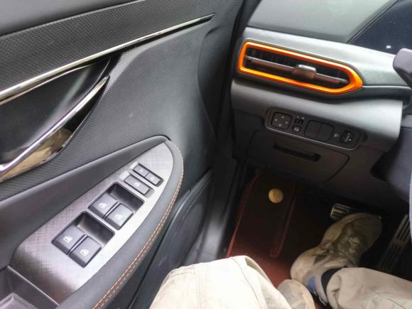 [深圳·鲁A] 二手长安长安UNI-T2022款 1.5T 运动版 尊贵型