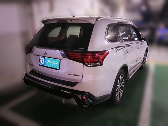 [武汉·鄂A] 二手三菱欧蓝德2016款 2.4L 四驱精英版 5座