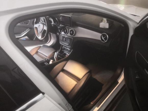 [上海·沪D] 二手奔驰奔驰GLA2016款 GLA 200 动感型