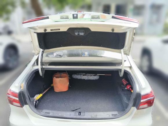 [上海·沪A] 二手荣威荣威i6新能源2019款 PLUS 50T 互联网荣耀旗舰版