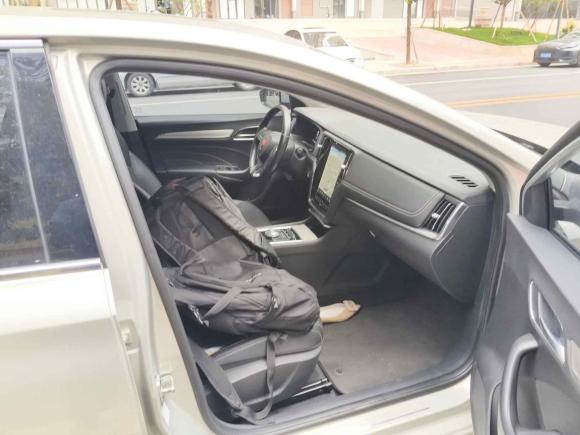 [广州·粤B] 二手荣威荣威i6新能源2017款 45T 混动互联智享版