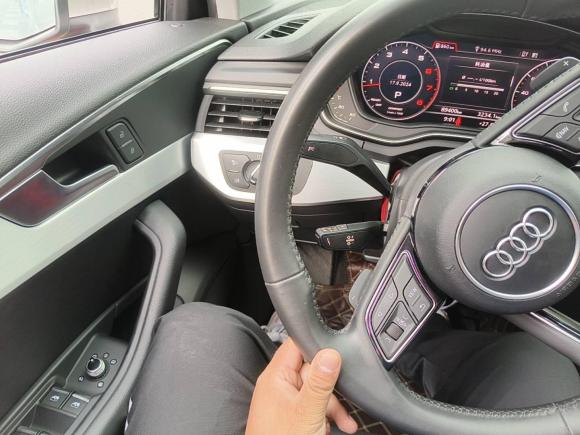 [成都·川A] 二手奥迪奥迪A4L2018款 30周年年型 40 TFSI 时尚型