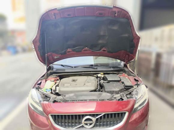 [佛山·粤X] 二手沃尔沃沃尔沃V402017款 T3 智逸版