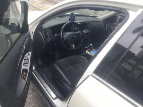 [佛山·粤Y] 二手英菲尼迪英菲尼迪QX502015款 2.5L 舒适版