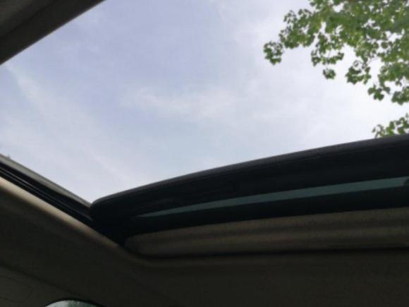 [上海·苏D] 二手福特福克斯2012款 三厢经典 1.8L 自动时尚型