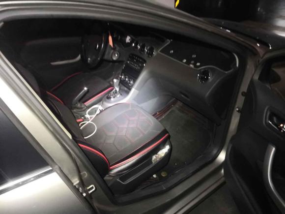 [武汉·鄂A] 二手标致标致4082013款 2.0L 自动舒适版