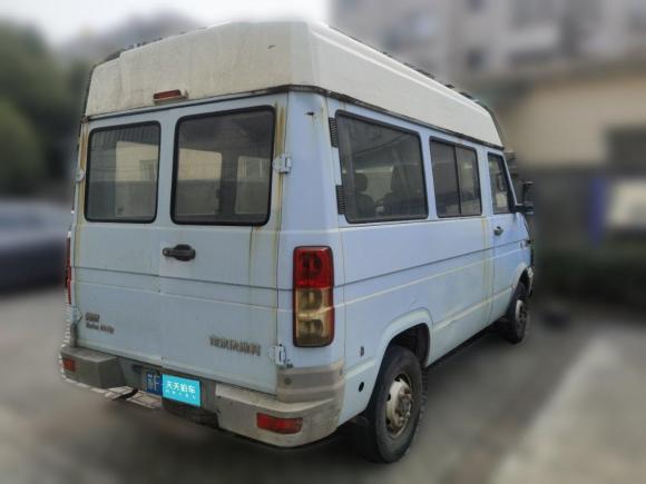 [南通·苏F] 二手依维柯依维柯得意2009款 2.5T-A35 7座