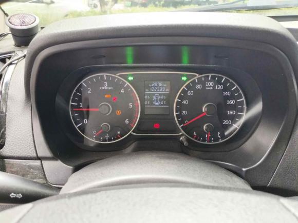 [湖州·浙E] 二手陆风陆风X82015款 探索版 2.0T 柴油4X2豪华型