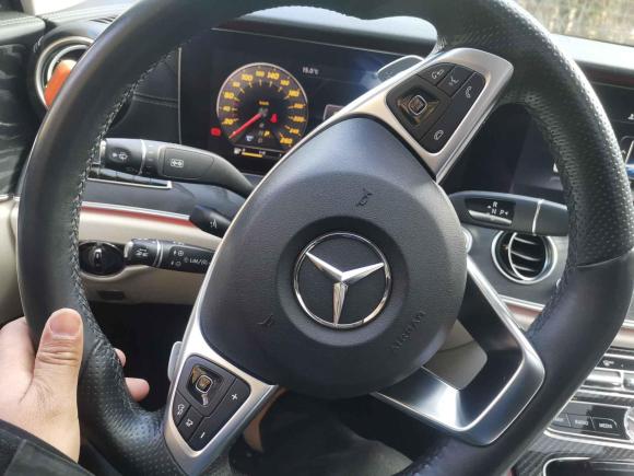 [上海·苏U] 二手奔驰奔驰E级2016款 E 300 L 运动豪华型