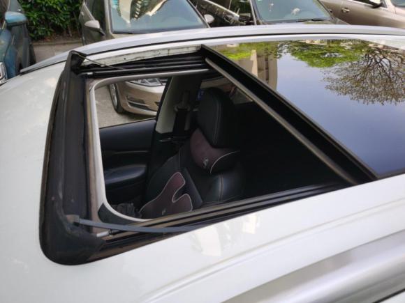 [上海·沪J] 二手日产楼兰2015款 2.5L XL 两驱智尚版