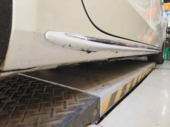 [武汉·鄂H] 二手奥迪奥迪A4L2016款 35 TFSI 典藏版 自动标准型