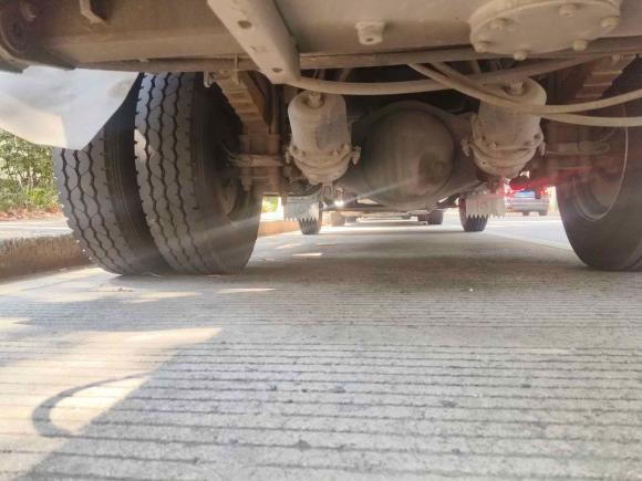 [宁波·浙B] 二手长安跨越跨越者D52021款 1.9T舒适版单排栏板双后轮3400mm货箱D19TCIE3