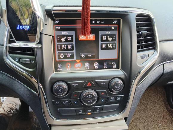 [成都·川A] 二手Jeep大切诺基2015款 3.0TD 柴油 精英导航版