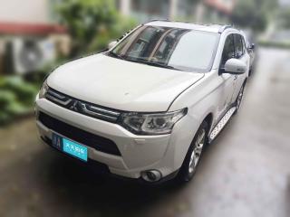 三菱欧蓝德2013款 2.4L 四驱豪华导航版 5座