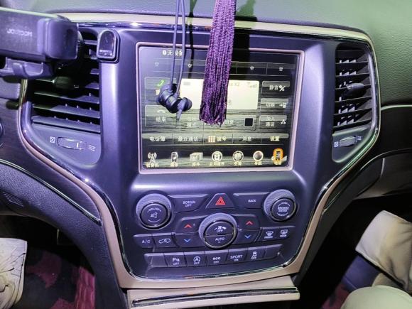 [深圳·粤B] 二手Jeep大切诺基2017款 3.0L 精英导航版