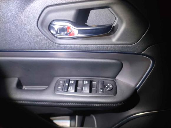 [深圳·粤B] 二手Jeep大指挥官2018款 2.0T 四驱尊享版