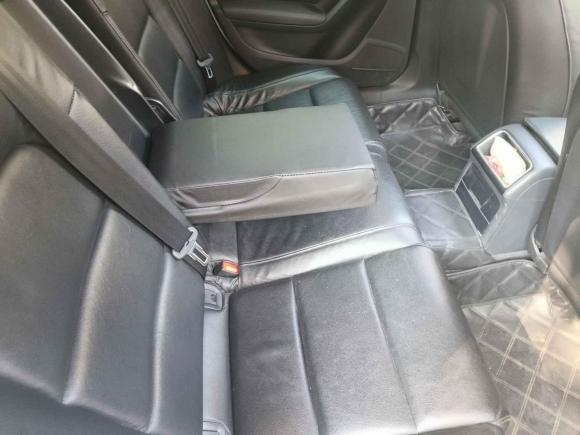 [武汉·鄂A] 二手奥迪奥迪A4L2011款 2.0 TFSI 标准型