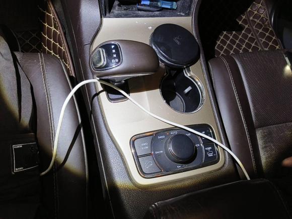 [成都·川A] 二手Jeep大切诺基2014款 3.6L 旗舰尊悦版