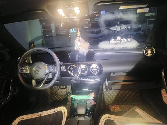 [杭州·浙F] 二手奔驰奔驰A级2019款 改款 A 180 L 运动轿车