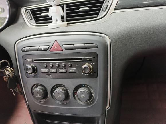 [成都·川G] 二手标致标致3082014款 乐享版 经典 1.6L 手动优尚型