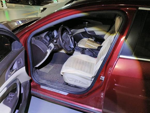 [无锡·苏B] 二手别克君威2012款 2.0L 豪华版