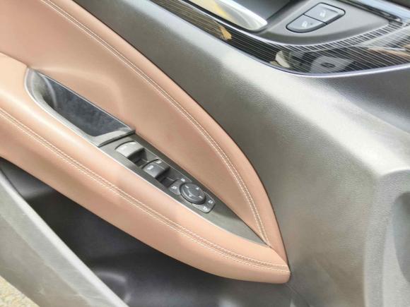 [上海·苏U] 二手别克君威2017款 28T 尊享型