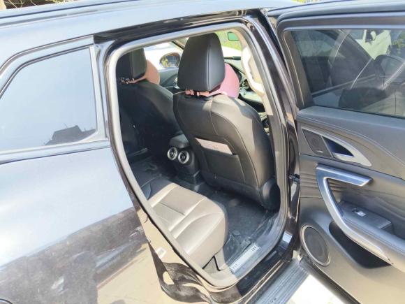 [上海·沪D] 二手魏牌魏牌 VV72020款 2.0T 旗舰型