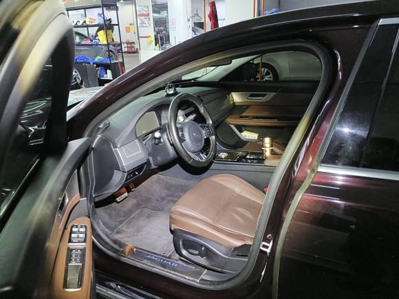 [佛山·粤E] 二手捷豹捷豹XFL2018款 XFL 2.0T 250PS 豪华版