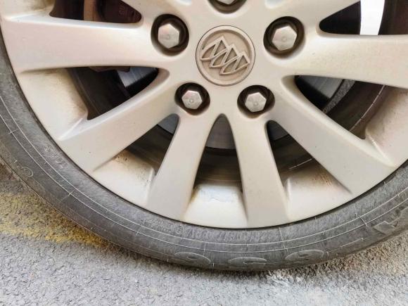 [济南·鲁A] 二手别克别克GL82012款 2.4L BASE舒适版