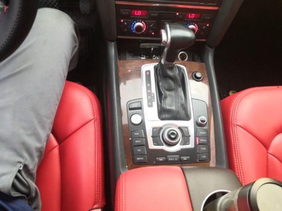 [合肥·苏U] 二手奥迪奥迪Q72012款 3.0 TFSI 进取型(200kW)