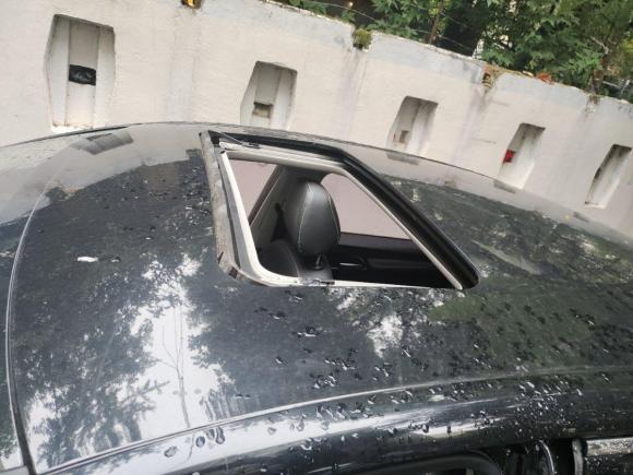 [南京·沪A] 二手荣威荣威ei62017款 45T 混动互联智享版