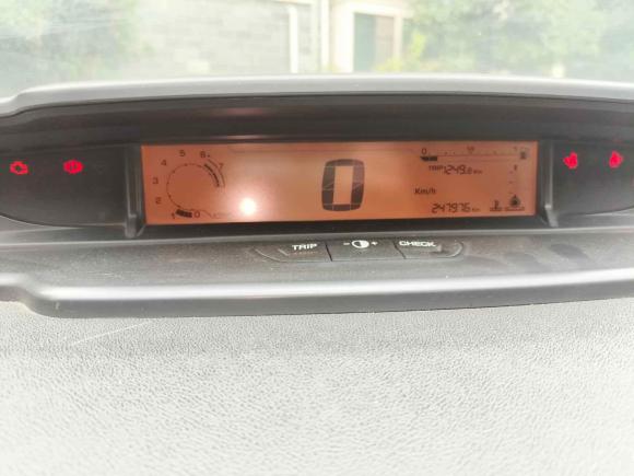 [武汉·鄂A] 二手雪铁龙世嘉2016款 经典 三厢 1.6L 手动CNG