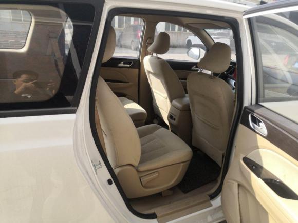 前排座椅后排座椅后备箱其他最新二手宝骏宝骏730价格,二手宝骏宝骏