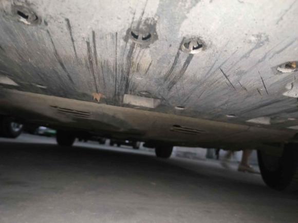 [青岛·鲁B] 二手标致标致4082014款 1.8L 手动领先版