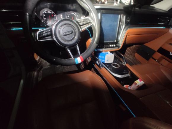 [南昌·赣A] 二手众泰众泰T7002017款 1.8T 双离合尊享型