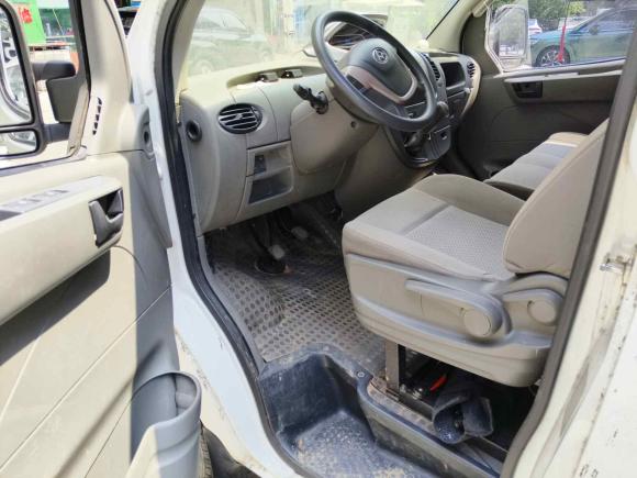 [成都·川A] 二手上汽大通MAXUS新途V802016款 2.5T 手动傲运通国IV长轴中顶7座