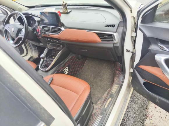 [武汉·鄂A] 二手宝骏宝骏5102017款 1.5L 手动豪华型