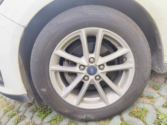 [上海·皖L] 二手福特福克斯2017款 三厢 1.6L 自动风尚型智行版