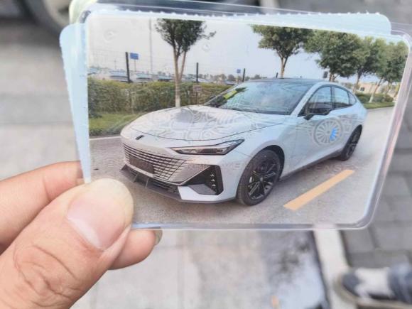 [深圳·粤L] 二手长安长安UNI-V2022款 1.5T 尊贵型