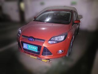 福特福克斯2012款 两厢 2.0L 手动豪华运动型