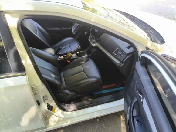 [苏州·苏E] 二手荣威荣威3602015款 1.5L 手动精英版