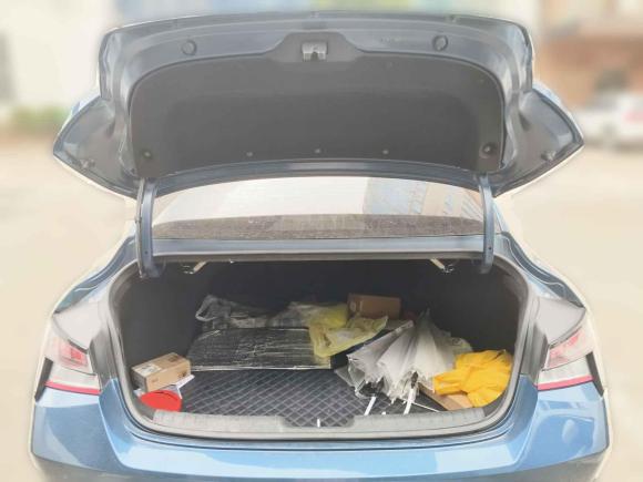 [南昌·赣A] 二手现代伊兰特2021款 1.5L CVT LUX尊贵版