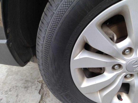 [南京·苏A] 二手起亚狮跑2013款 2.0L 手动两驱版GL