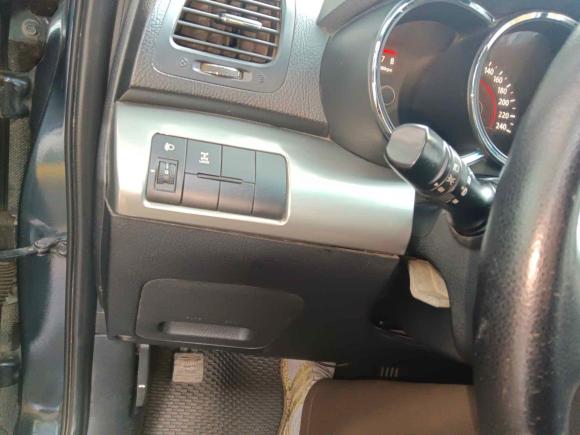 [深圳·粤B] 二手起亚索兰托2009款 2.4L 舒适版