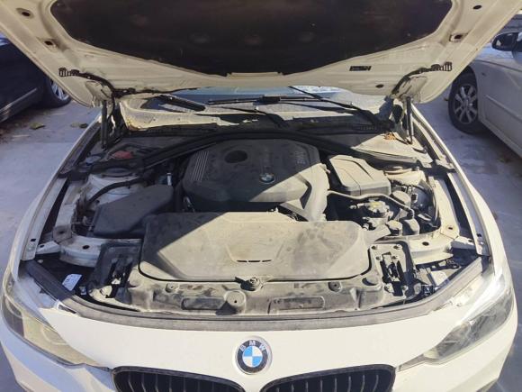 [济南·鲁A] 二手宝马宝马3系2019款 320i M运动曜夜版