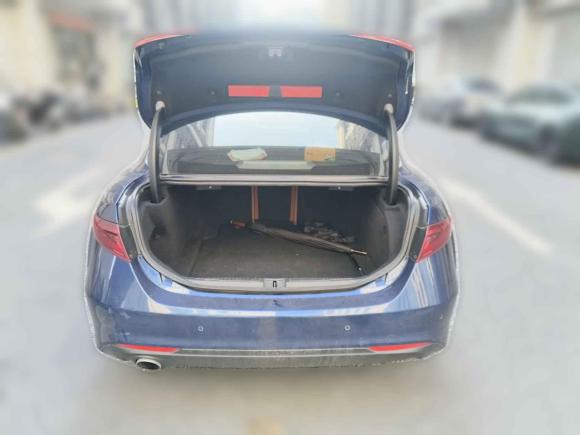 [杭州·浙A] 二手阿尔法·罗密欧Giulia朱丽叶2017款 2.0T 200HP 豪华版