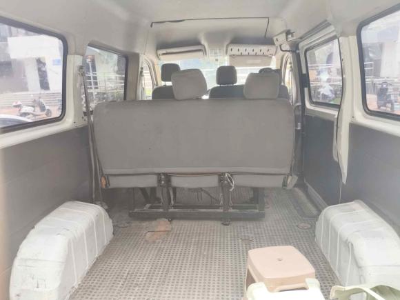 [无锡·苏B] 二手上汽大通MAXUS新途V802014款 2.5T 傲运通短轴中顶